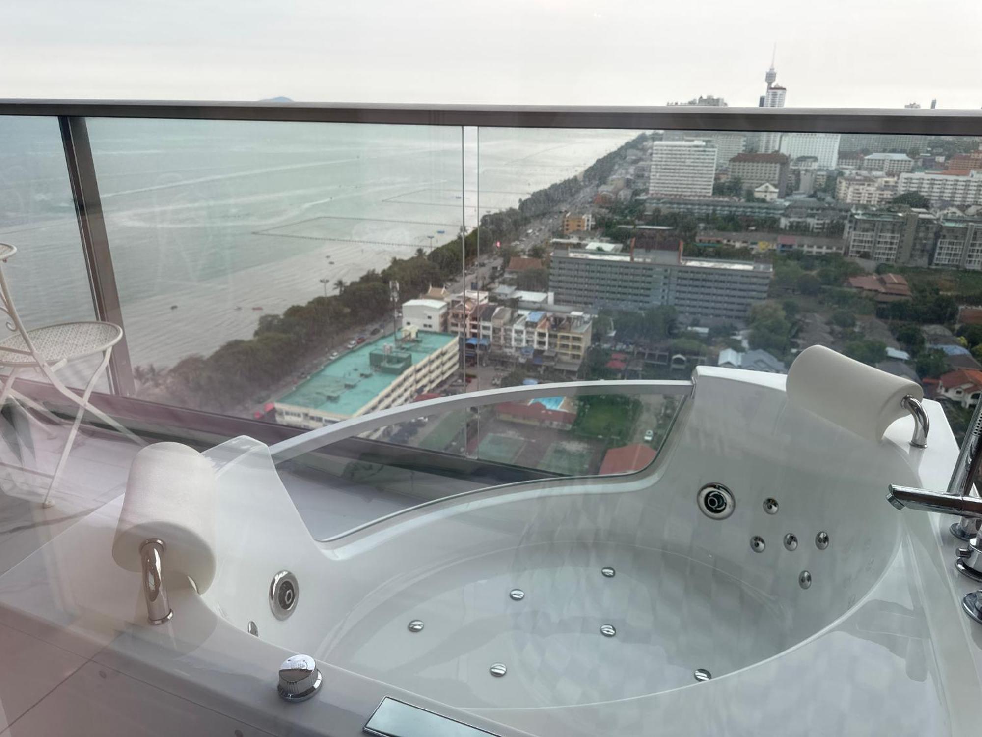 Copacabana Beach Jomtien 科帕卡巴纳海乔木提安海滩毗邻乔木提安夜市 Extérieur photo