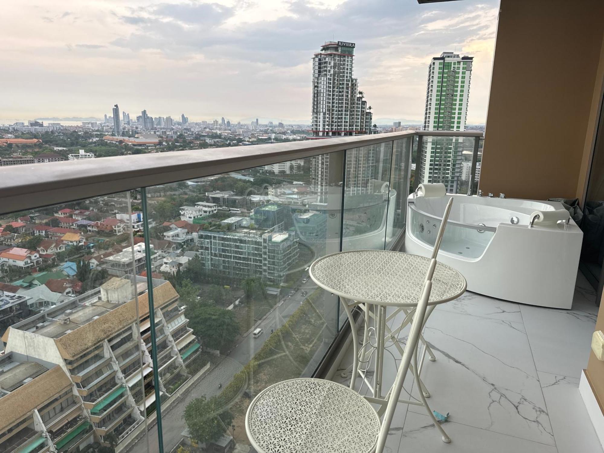 Copacabana Beach Jomtien 科帕卡巴纳海乔木提安海滩毗邻乔木提安夜市 Extérieur photo