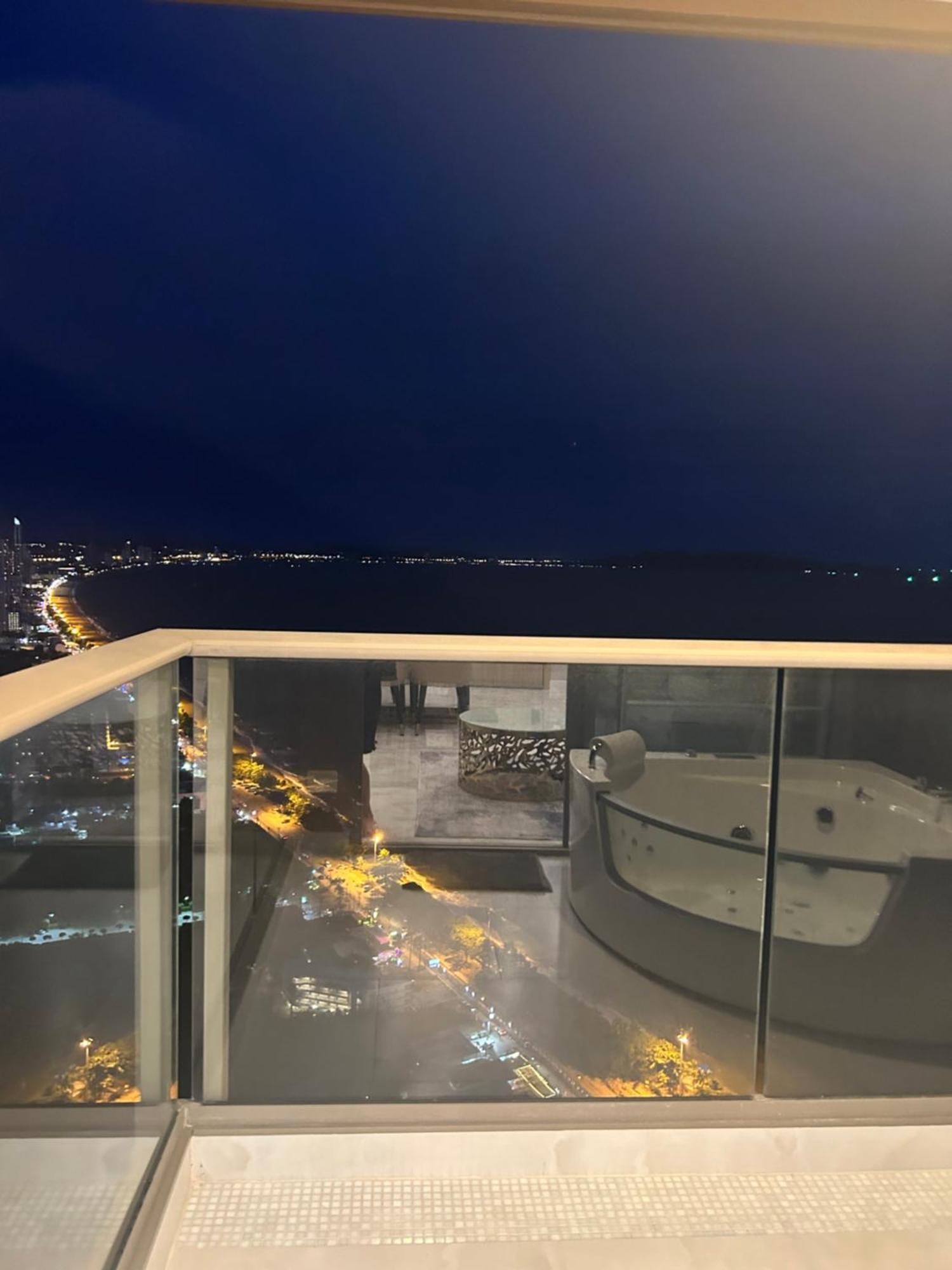 Copacabana Beach Jomtien 科帕卡巴纳海乔木提安海滩毗邻乔木提安夜市 Extérieur photo