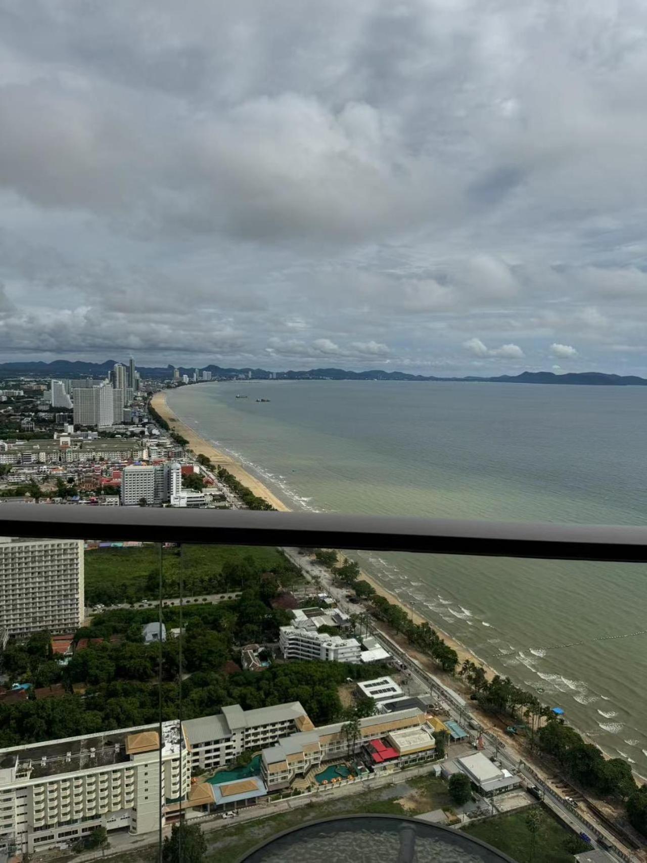 Copacabana Beach Jomtien 科帕卡巴纳海乔木提安海滩毗邻乔木提安夜市 Extérieur photo